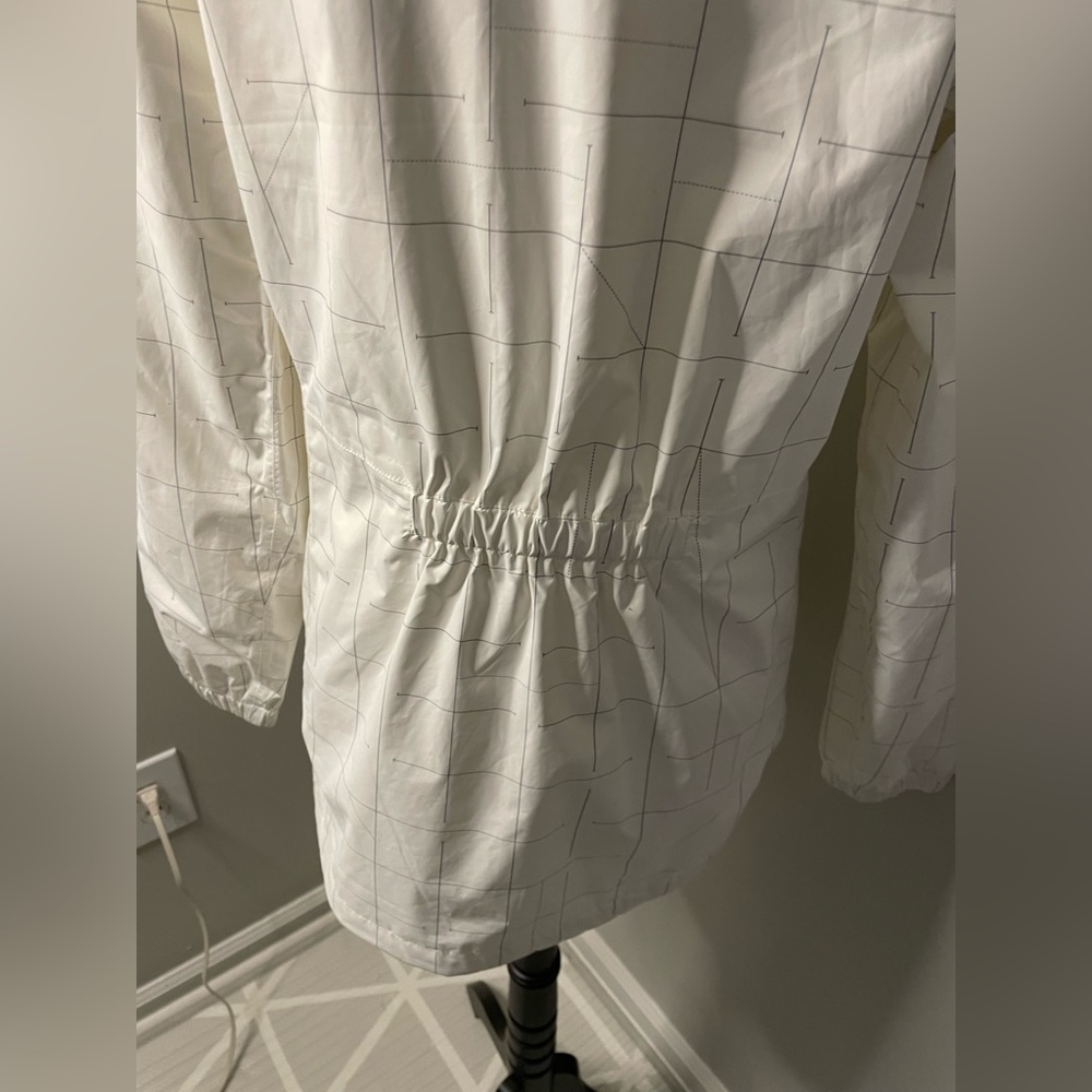 The North Face Hooded Windbreaker Raincoat Medium - Picture 5 of 7